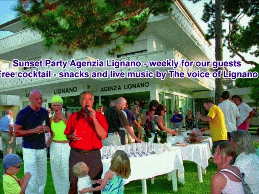 Lignano Riviera With Fireplace & Air Conditioning Lignano Sabbiadoro Exteriör bild