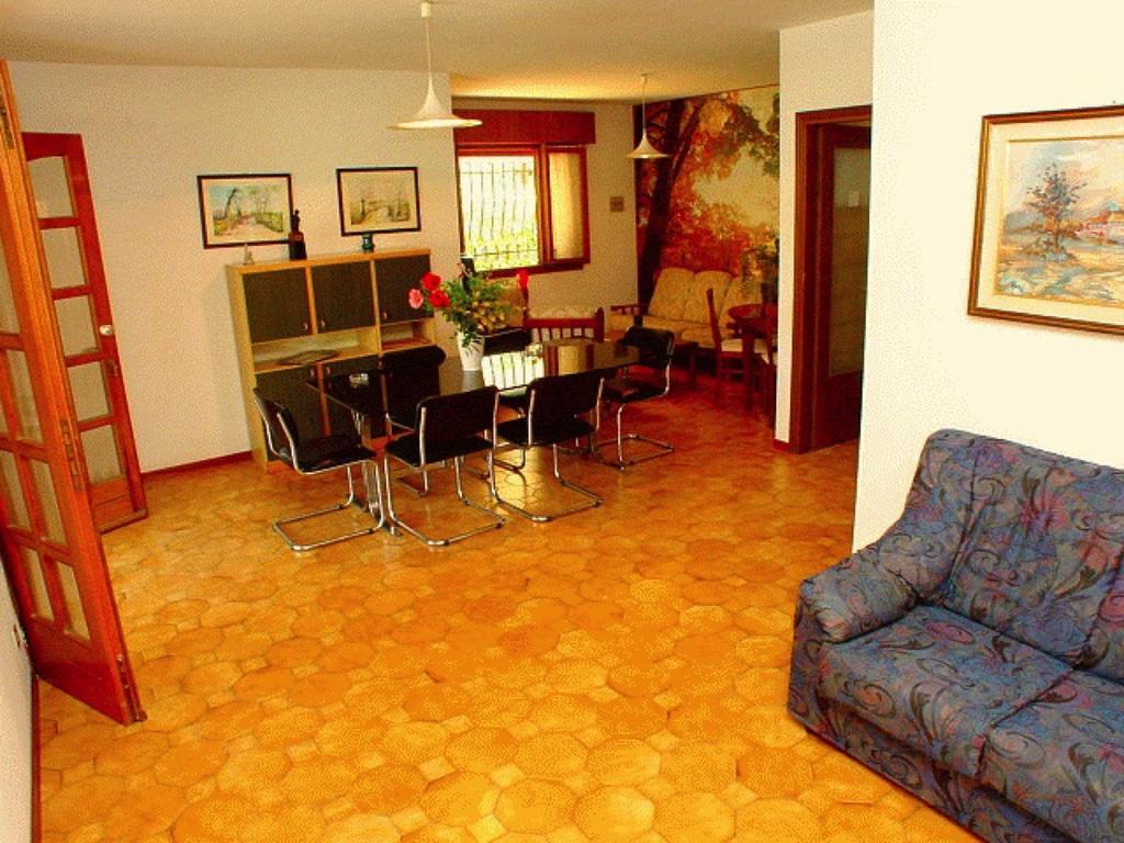 Lignano Riviera With Fireplace & Air Conditioning Lignano Sabbiadoro Exteriör bild